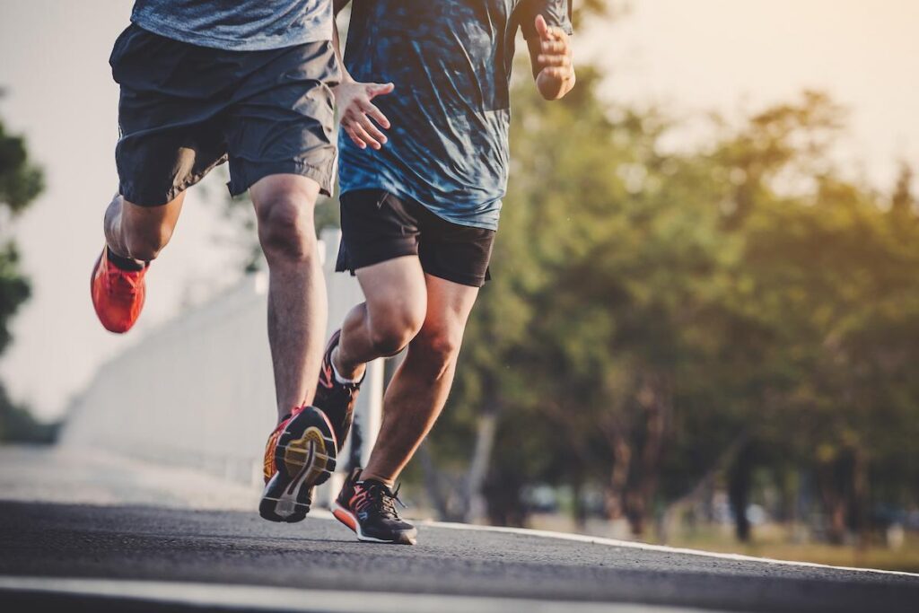 lesiones-corredores-hombres-corriendo