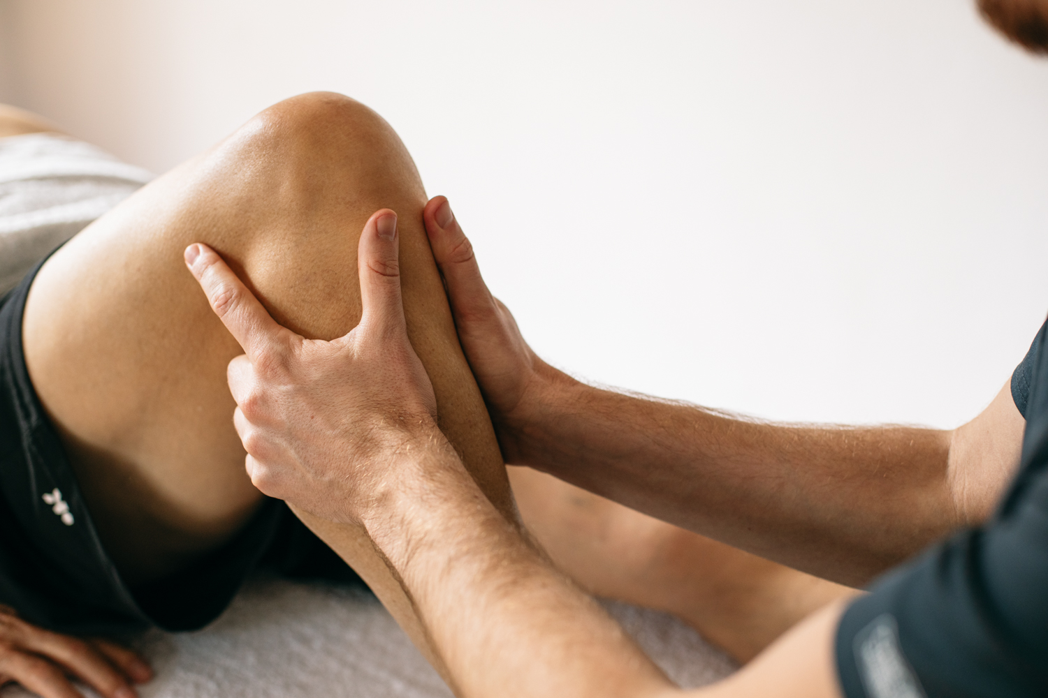 centro-fisioterapia-madrid-masaje-rodilla